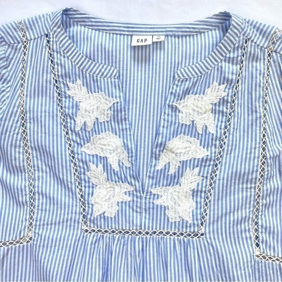 GAP Bell Sleeve Top Blue & White Striped w/Embroidered Appliqués Size XS (EUC) - Picture 4 of 11